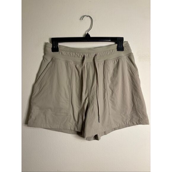 Lululemon Dance Studio High-Rise Short 3.5' - Picture 3 of 8